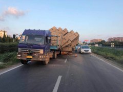 貨車運(yùn)輸捆綁帶端配件斷裂事